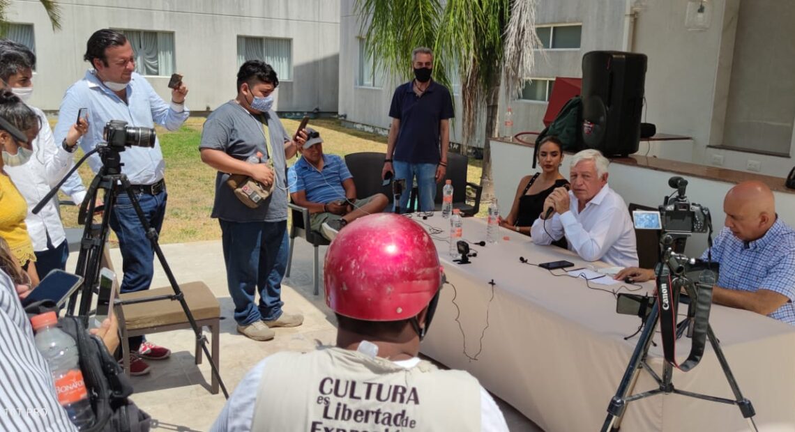 Kánter Culebro renuncia a Morena